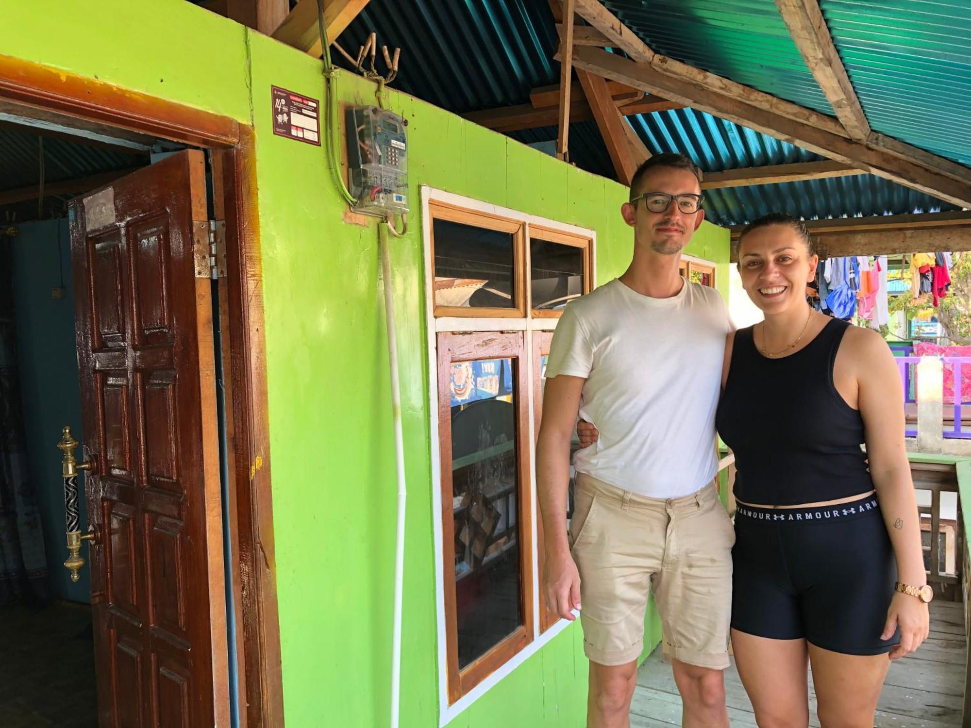 Dua Putri Komodo Homestay Εξωτερικό φωτογραφία