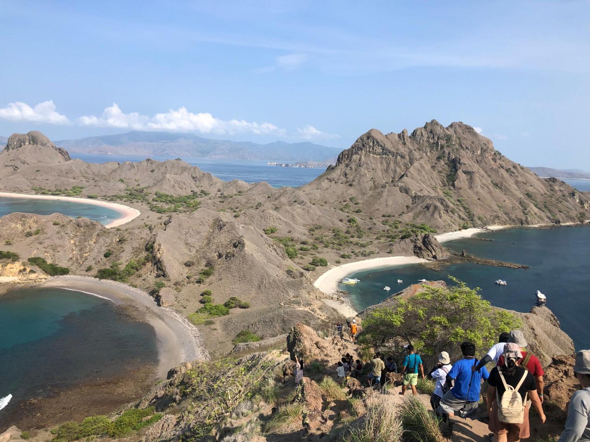 Dua Putri Komodo Homestay Εξωτερικό φωτογραφία