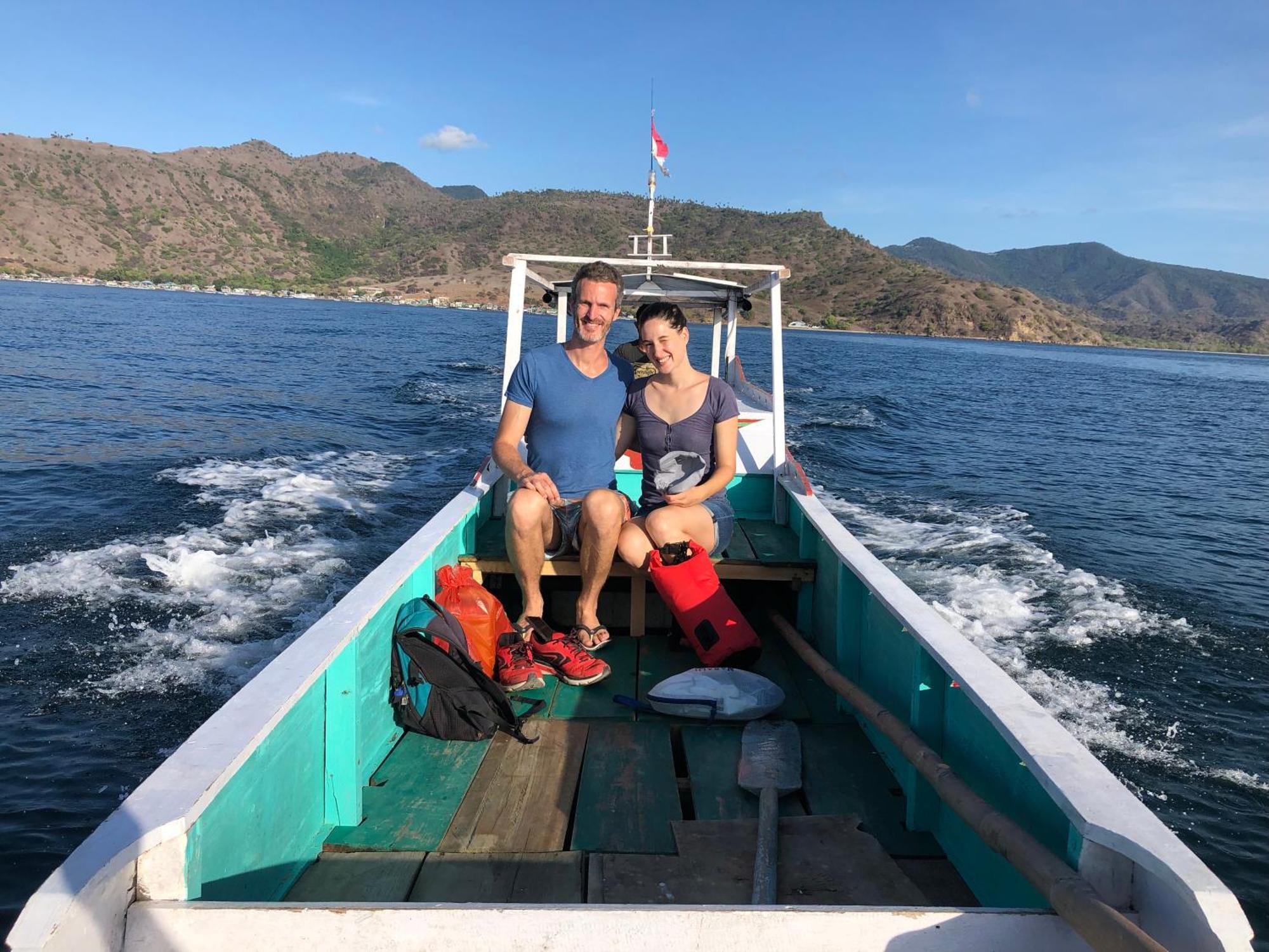 Dua Putri Komodo Homestay Εξωτερικό φωτογραφία
