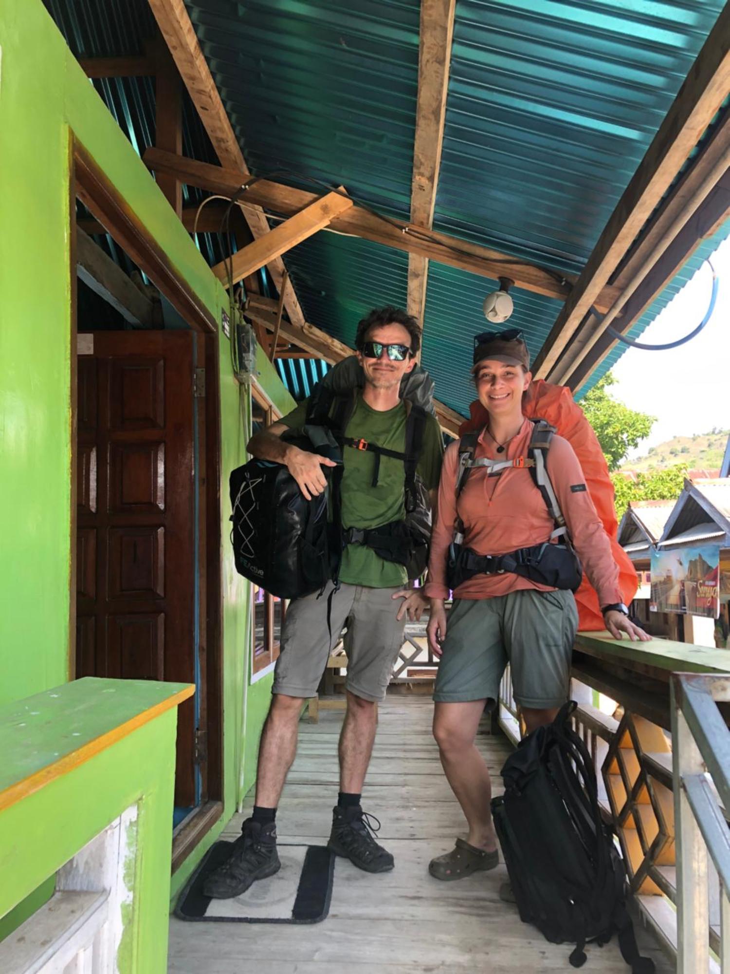 Dua Putri Komodo Homestay Εξωτερικό φωτογραφία