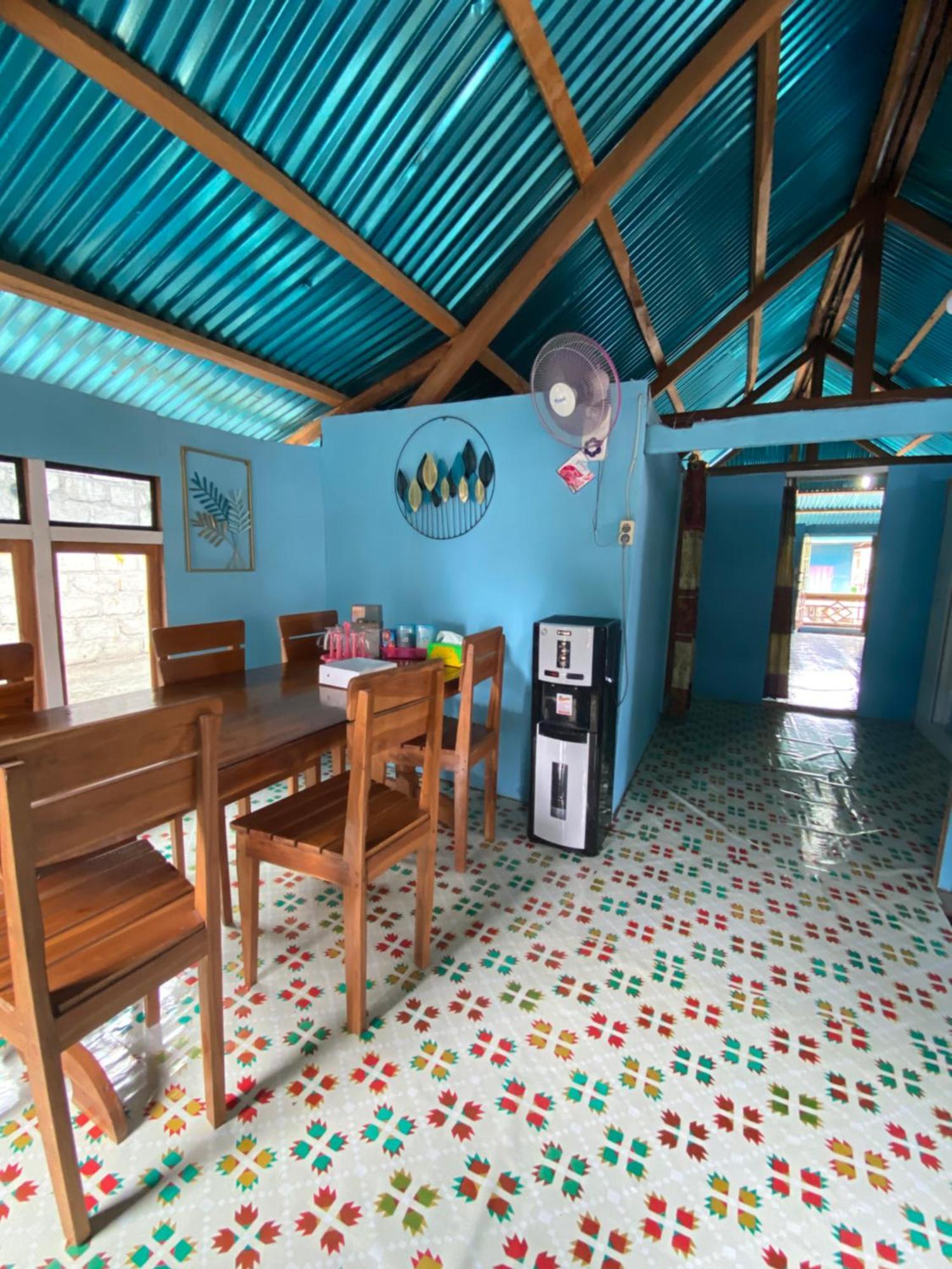 Dua Putri Komodo Homestay Εξωτερικό φωτογραφία